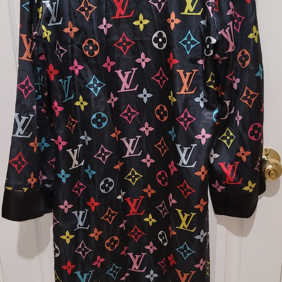 Elegant Black Multicolor Patterned Robe - Picture 5 of 5